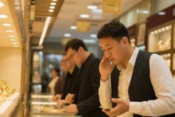 Người mua vàng đang  ' đứng ngồi không yên '  với thông tin này