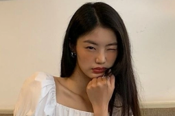 Giới trẻ theo mốt diện đồ 'nhạt như nước lọc'