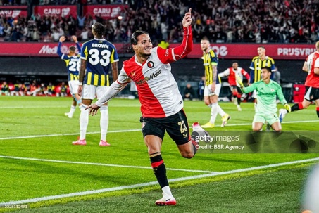 Video bóng đá Feyenoord - Fenerbahce: HLV Van Persie đấu trí Mourinho, vỡ òa phút 90+1 (Vòng loại Cúp C1)