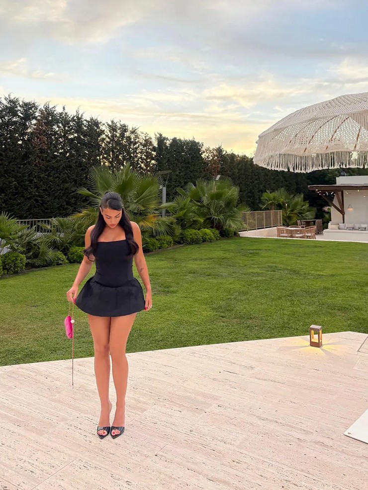 Bài đăng của cô trên Instagram có gần 70 triệu người theo dõi đã gây nhiều sự chú ý từ người hâm mộ.