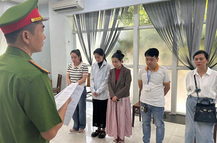 Phòng Cảnh sát kinh tế Công an thành phố Đà Nẵng đã quyết định khởi tố vụ án, khởi tố 7 người là quản lý nhân sự, nhân viên Phòng khám Đa khoa Quốc tế Đà Nẵng - Ảnh Công an Đà Nẵng