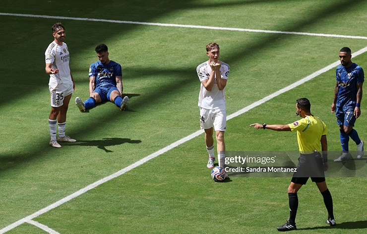 Real Madrid sẵn sàng chia tay Raul Asencio nếu nhận được đề nghị phù hợp