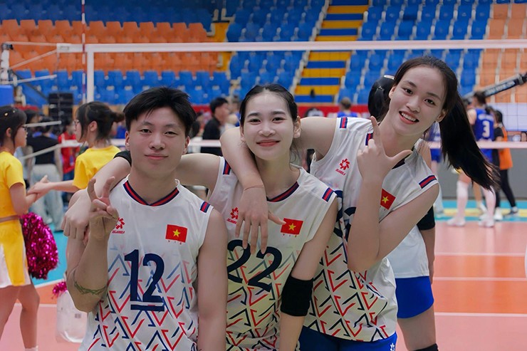 Đặng Thị Hồng (số 12) ghi 21 điểm trước U21 Indonesia