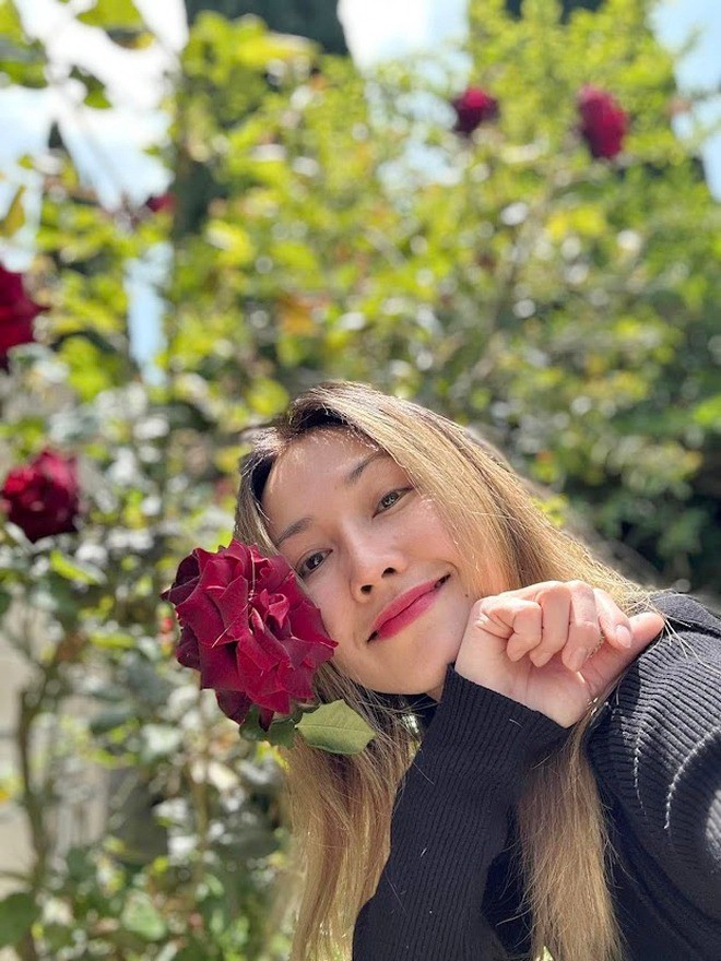 "Út Ráng" Kim Hiền: Tuổi 43 nhan sắc trẻ trung, cuộc sống hạnh phúc bình yên nơi trời Tây - 10