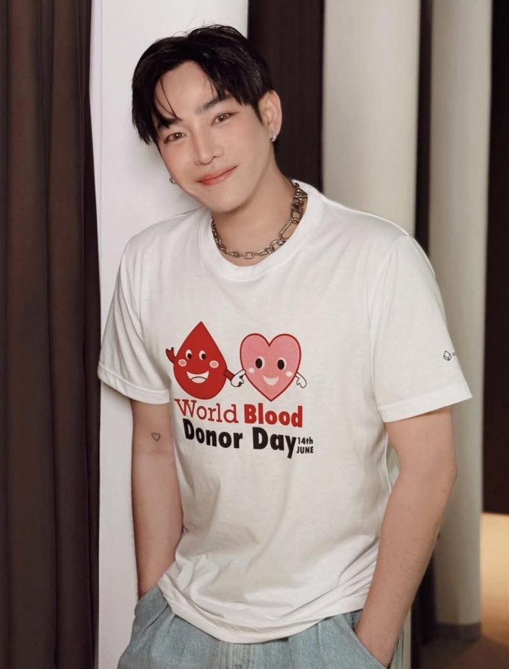 Peck hiện phải sử dụng thuốc kháng sinh cùng thuốc giảm đau liên tục.