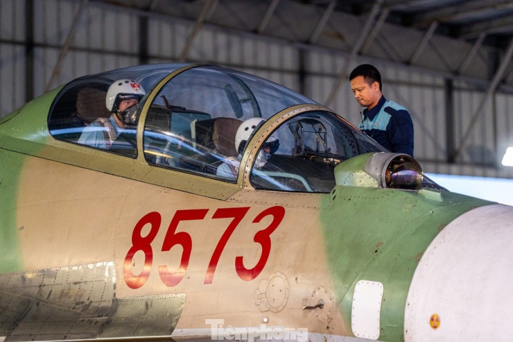 Một ngày huấn luyện của đội hình máy bay chiến đấu tham gia sự kiện A80 - 3