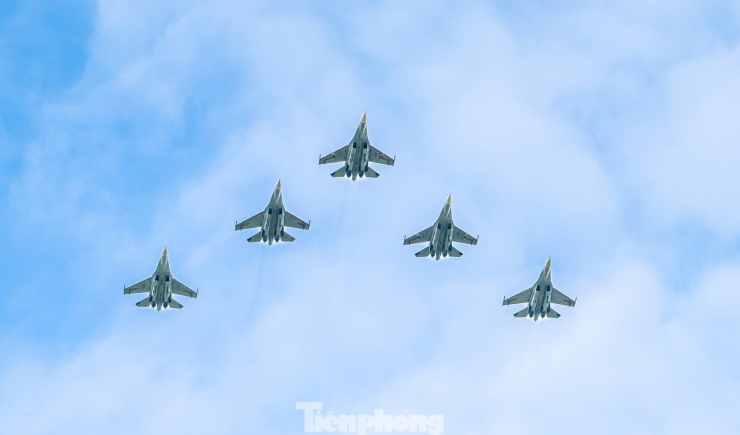 Một ngày huấn luyện của đội hình máy bay chiến đấu tham gia sự kiện A80 - 18