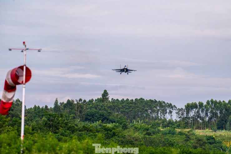 Một ngày huấn luyện của đội hình máy bay chiến đấu tham gia sự kiện A80 - 17