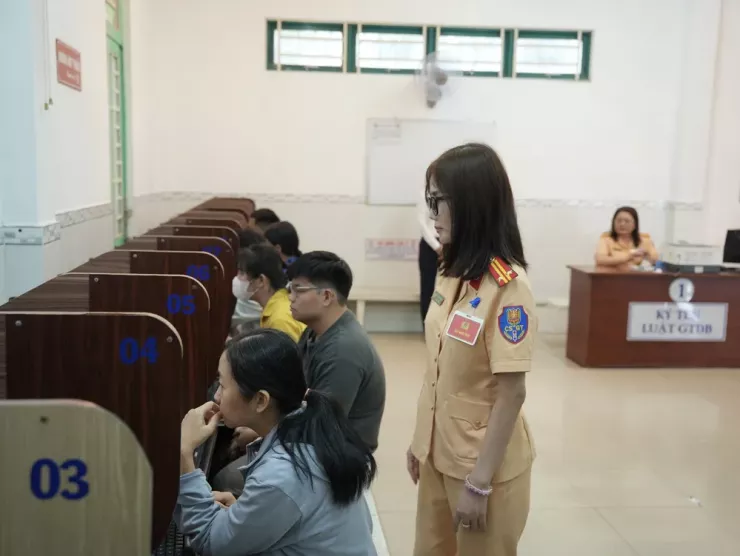 Dự kiến sẽ hoàn thành các đợt sát hạch bằng lái xe cho các hồ sơ còn tồn động trong tháng 8-2025. Ảnh: TN