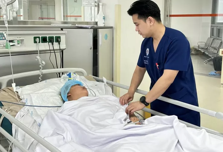 Một phụ nữ trẻ tuổi bị đột quỵ do sử dụng thuốc tránh thai kéo dài. Ảnh: BVCC
