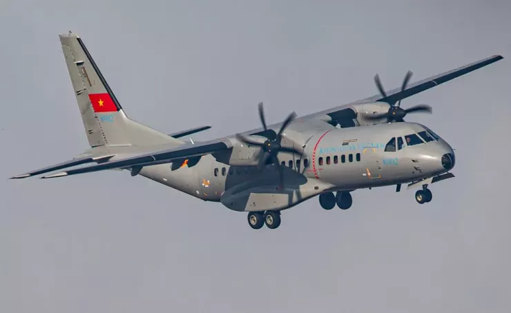 Máy bay vận tải diễn tập trên bầu trời Hà Nội cho sự kiện A80 - 7