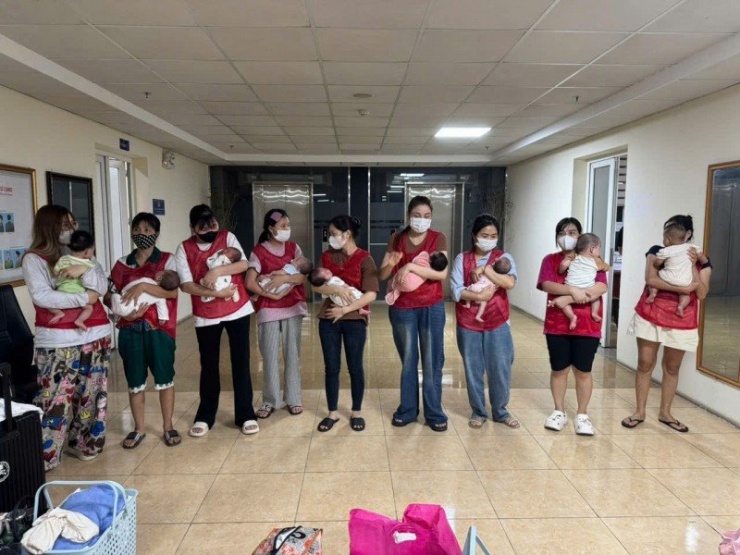 Các cháu bé mang thai hộ được giải cứu.