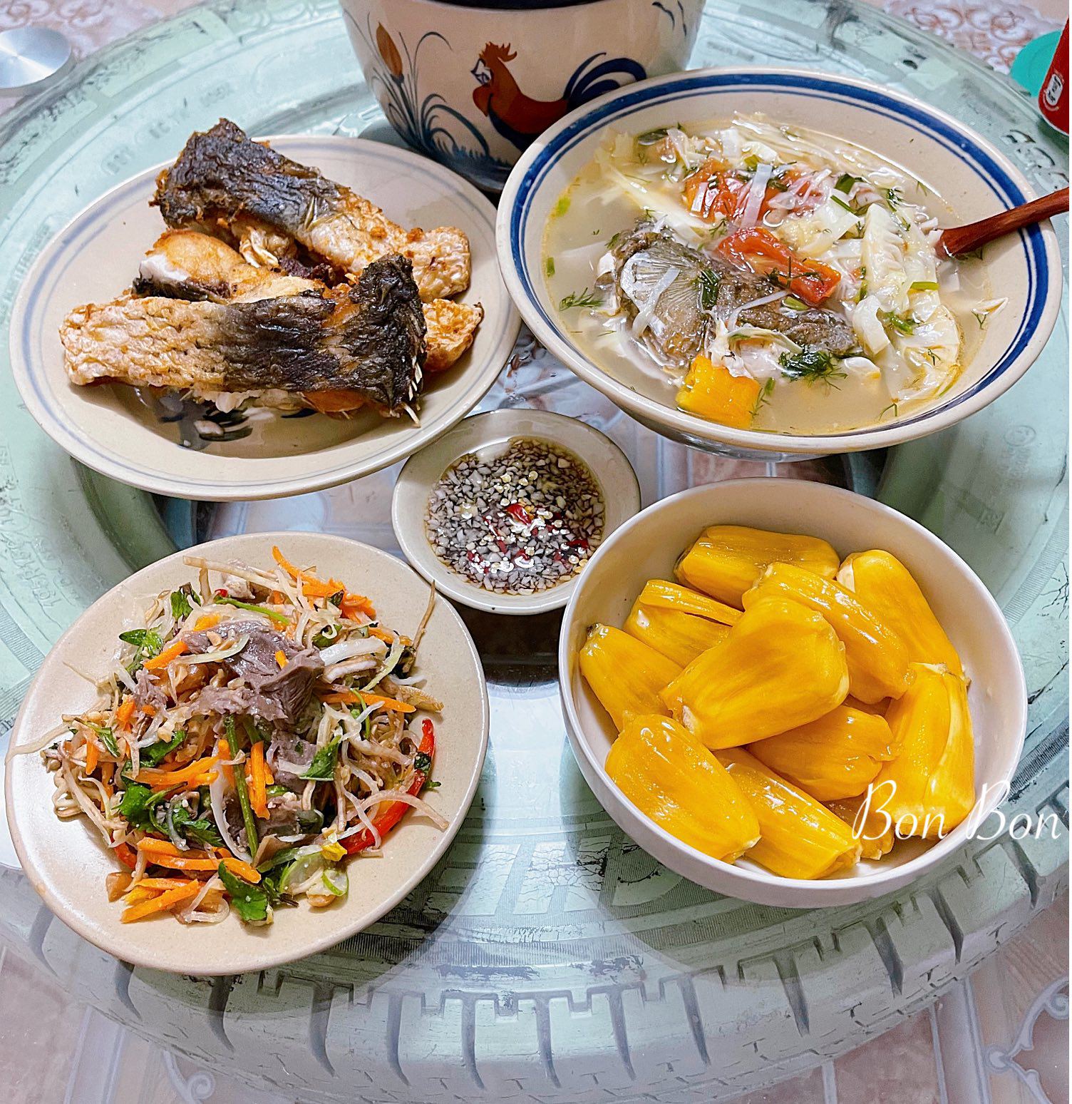 Ca rán - Canh măng chua nấu cá - Nộm bò - Mít