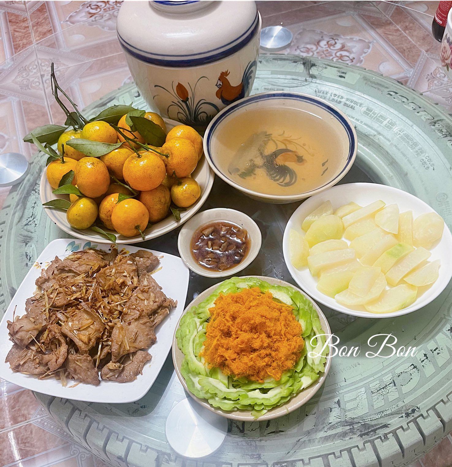 Nầm chiên bơ - Mướp đắng trộn ruốc - Su hào luộc