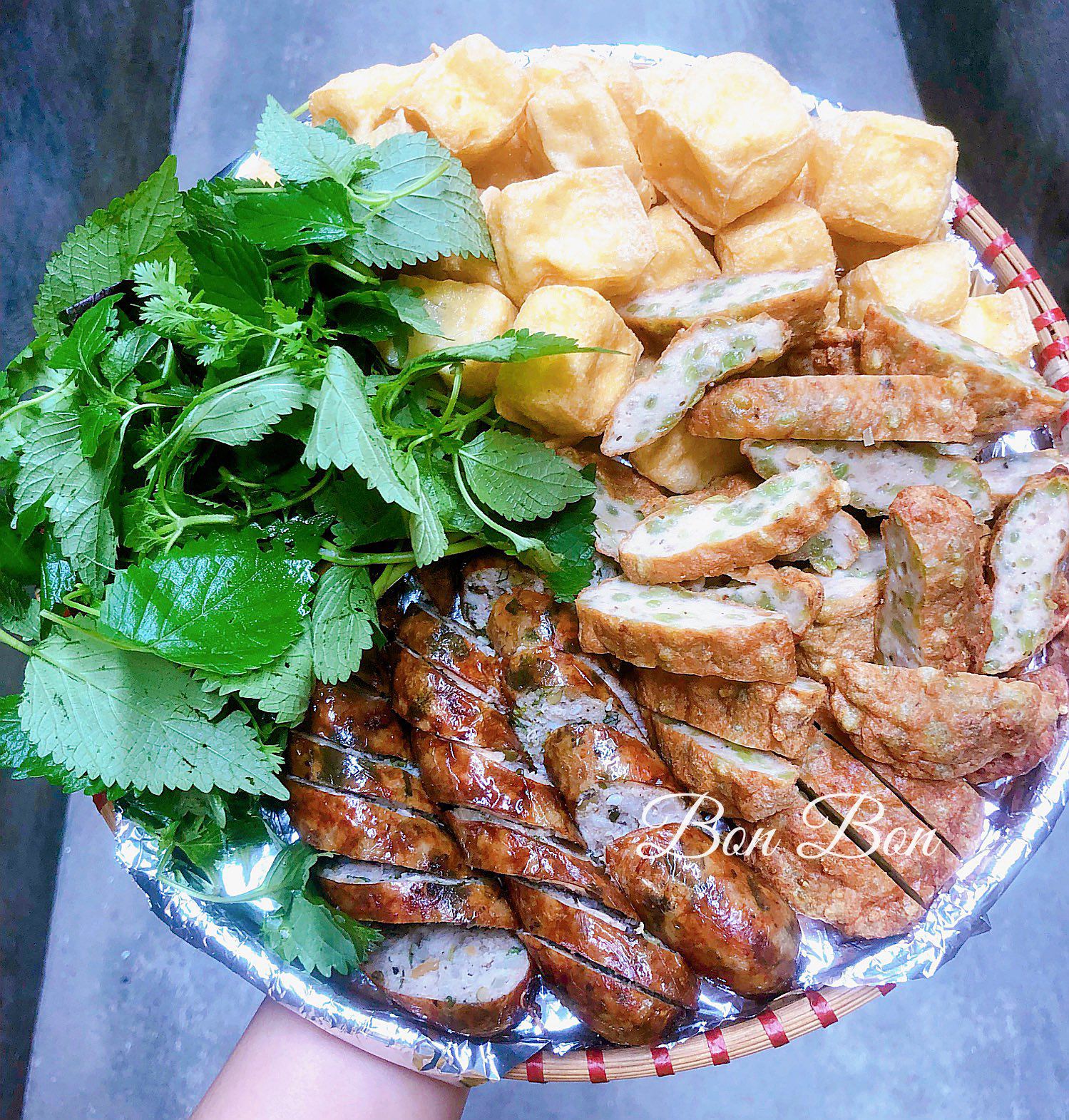 Bún đậu, chả cốm, dồi rán