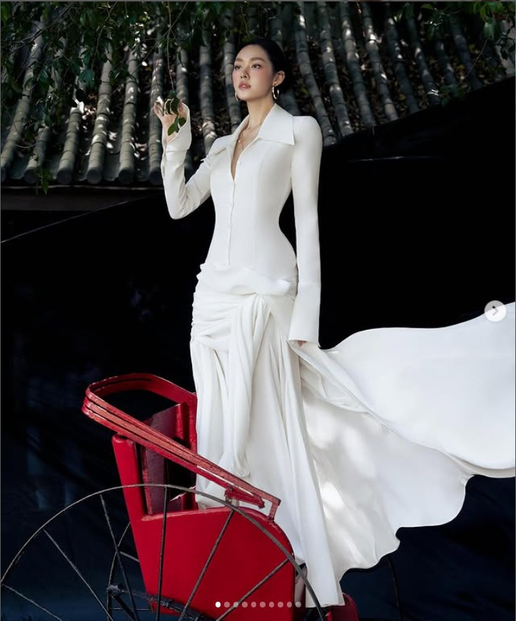 Kể từ khi đăng quang ngôi vị Á hậu 1 tại cuộc thi Hoa hậu Thế giới Việt Nam 2019, Nguyễn Tường San đã trở thành một trong những gương mặt được công chúng mến mộ nhờ nhan sắc ngọt ngào, thanh tú.