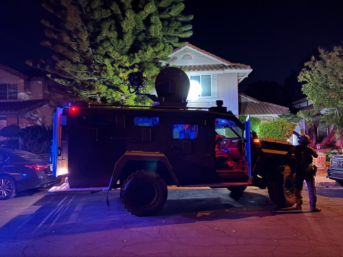 Lực lượng liên bang trấn áp tội phạm gốc Armenia ở Los Angeles hồi tháng 5. Ảnh: ICE