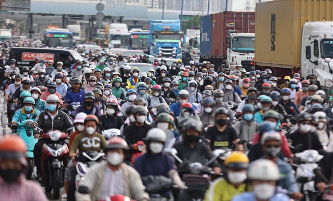 Kẹt xe ở cửa ngõ phía Đông TP HCM, tháng 5/2024. Ảnh: Quỳnh Trần