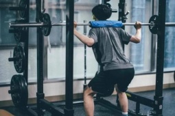 Uống protein hằng ngày để tăng cơ, chàng trai nhập viện chỉ sau 15 ngày