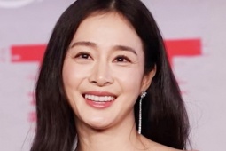 Cách Kim Tae Hee giữ diện mạo tươi tắn dù da nhiều nếp nhăn