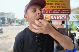 Ẩm thực - Khách Tây thử đặc sản 4 chân lạ miệng ở Việt Nam, khen thịt dai ngon, ngọt