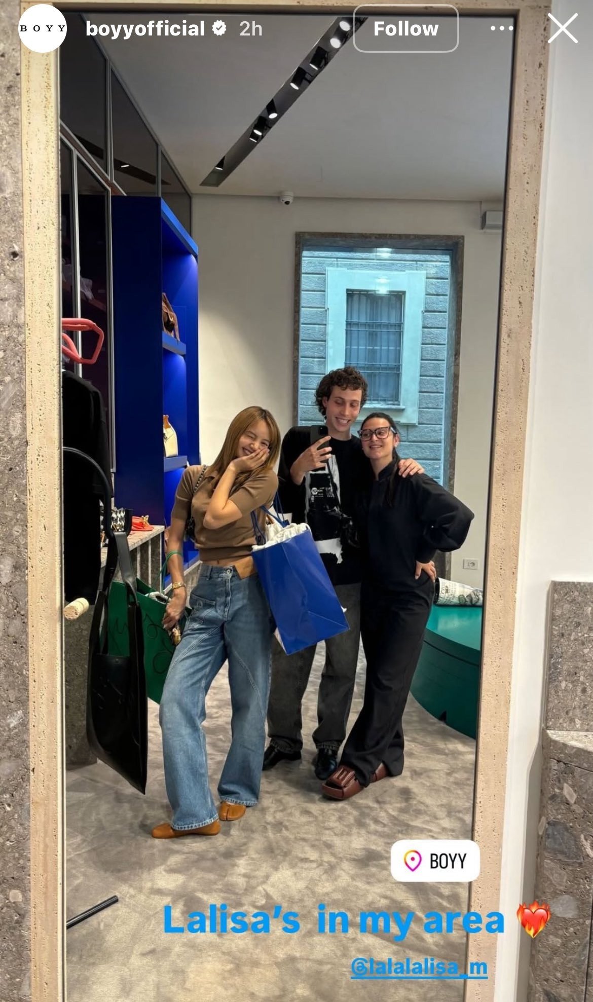 BLACKPINK dạo phố Milan: Jennie xách túi tiền tỷ, Lisa - Rosé mặc tối giản - 5