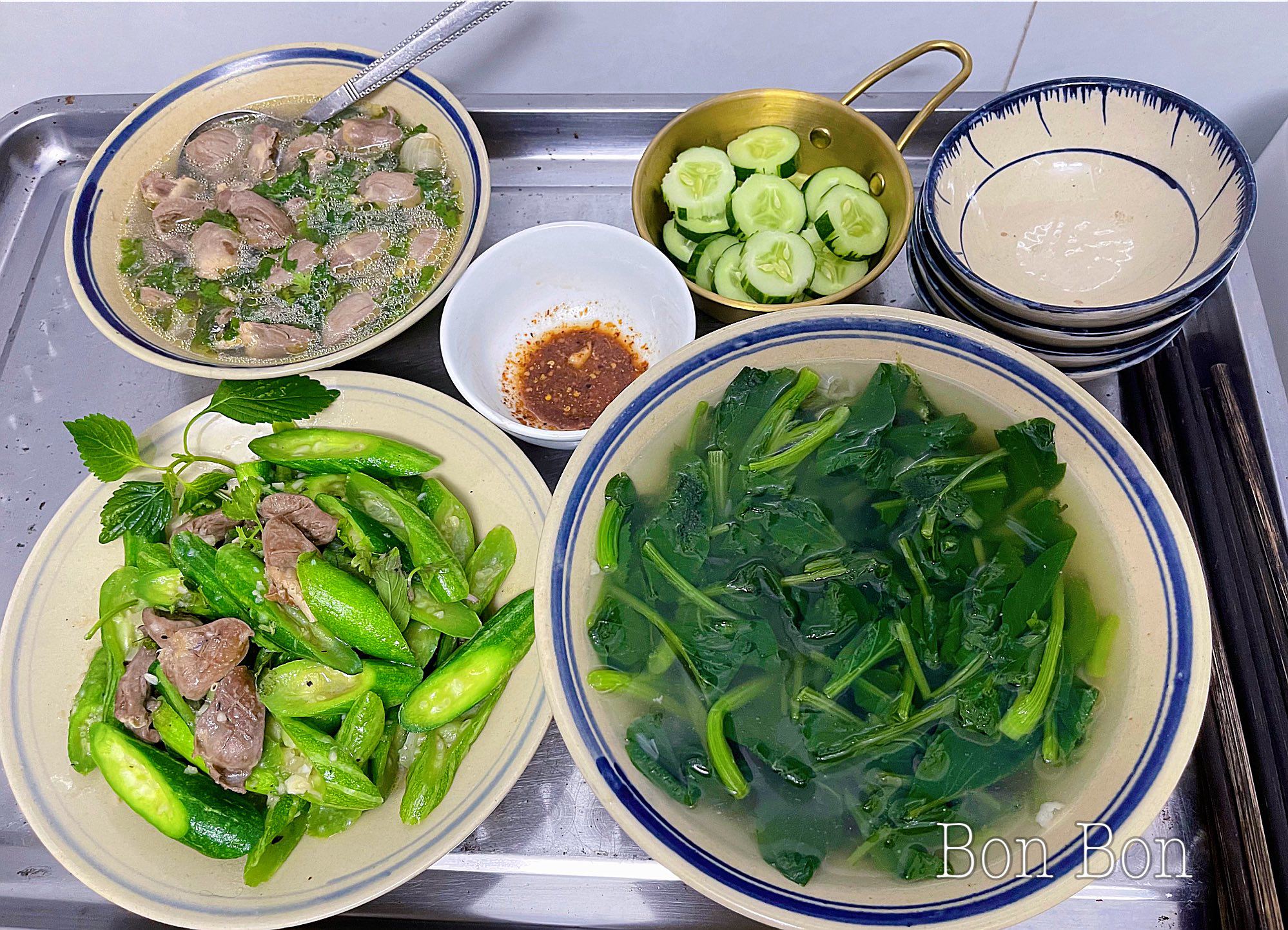 Canh rau cải - Quả lặc lè xào tim gà - Tim gà chần