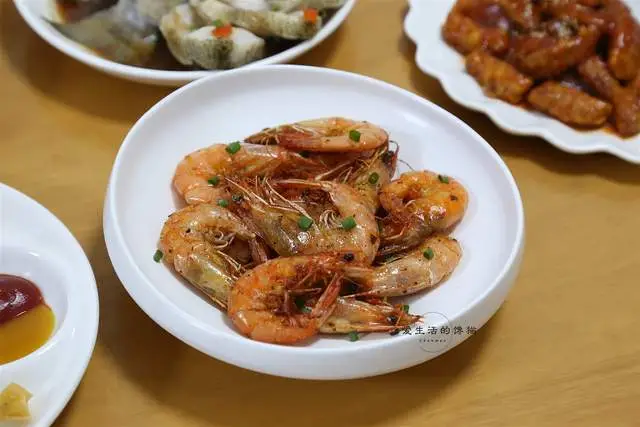 Cơm nhà dành cho 4 người tuyệt ngon, đánh bay cả nồi cơm - 3