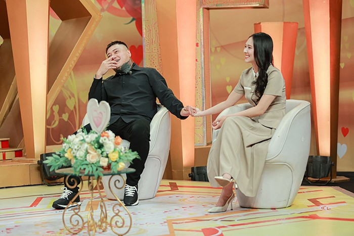 Gái xinh bất chấp lấy bạn trai hơn 10 tuổi một đời vợ, đầy tai tiếng - 1
