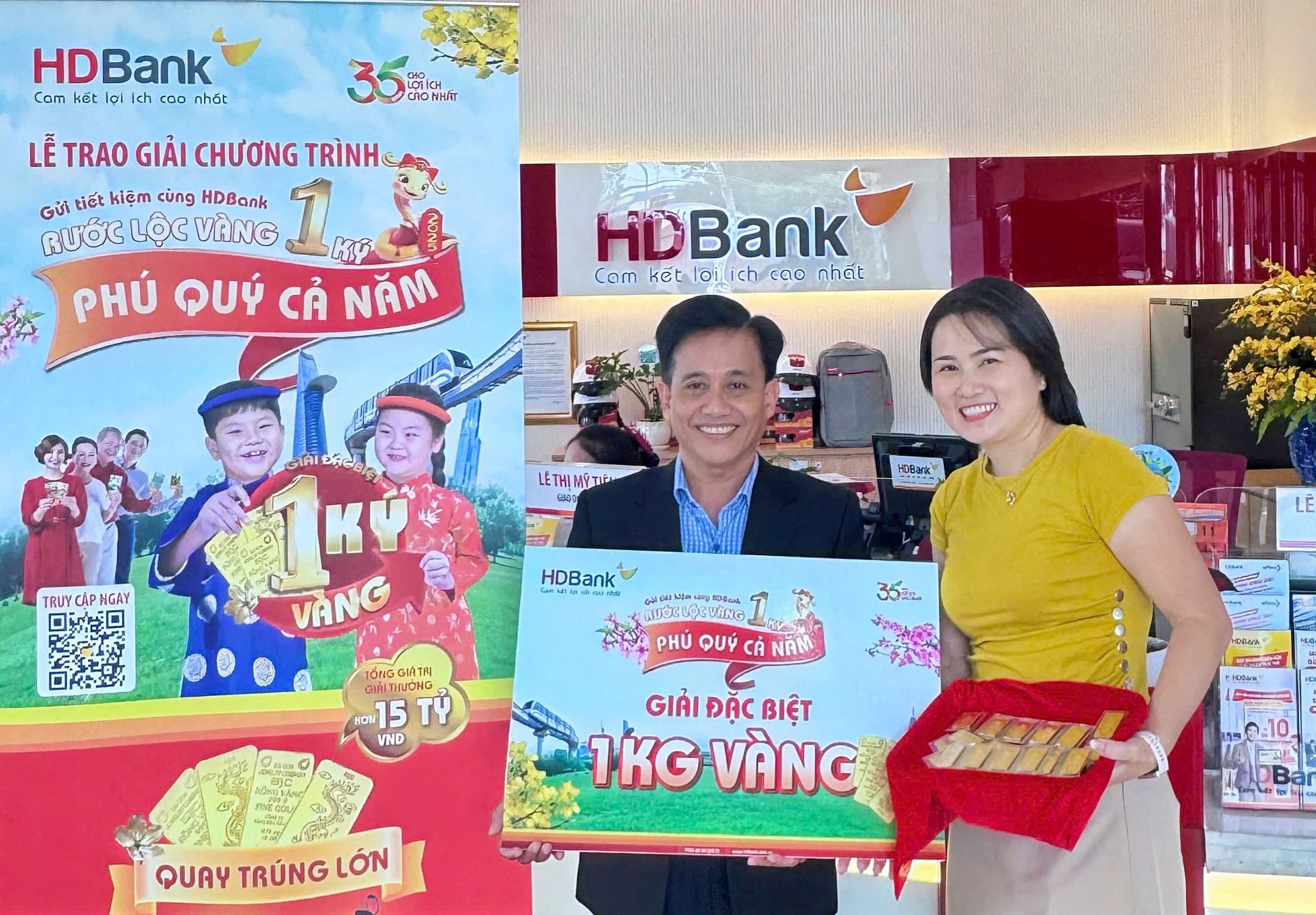 Giải Đặc biệt&nbsp;trị giá 1 ký vàng SJC đã được HDBank trao đến khách hàng Nguyễn Thanh Lộc (TP.HCM)