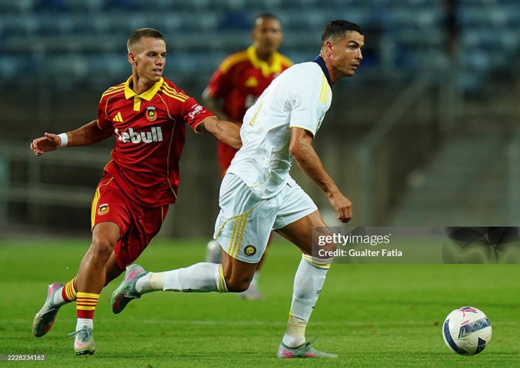 Ronaldo thi đấu nỗ lực