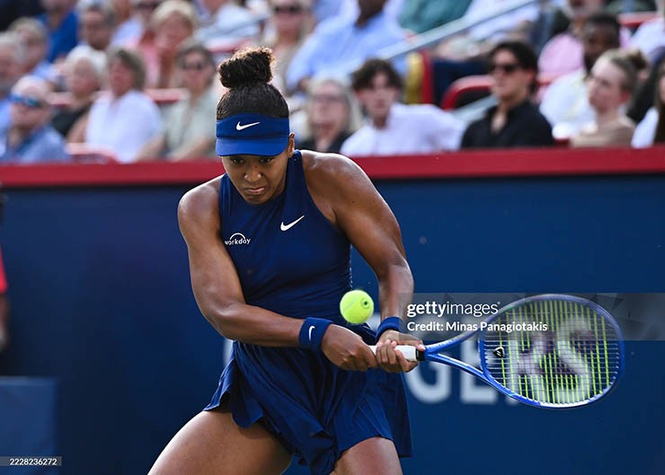 Osaka gặp nhiều khó khăn