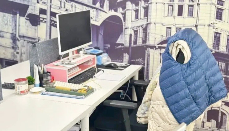 Đi làm công ty, nhân viên phải trả tiền ngược cho sếp hàng ngày - 3