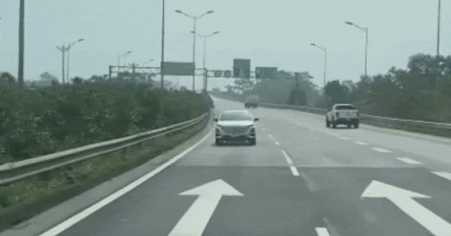Bất ngờ với lý do của tài xế lái xe ngược chiều...