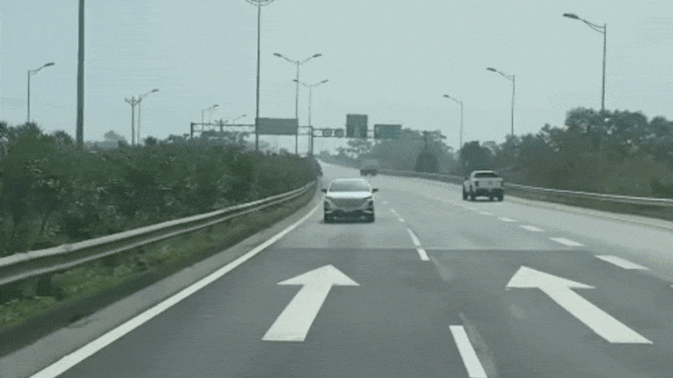 Bất ngờ với lý do của tài xế lái xe ngược chiều trên cao tốc Nội Bài - Lào Cai - 1