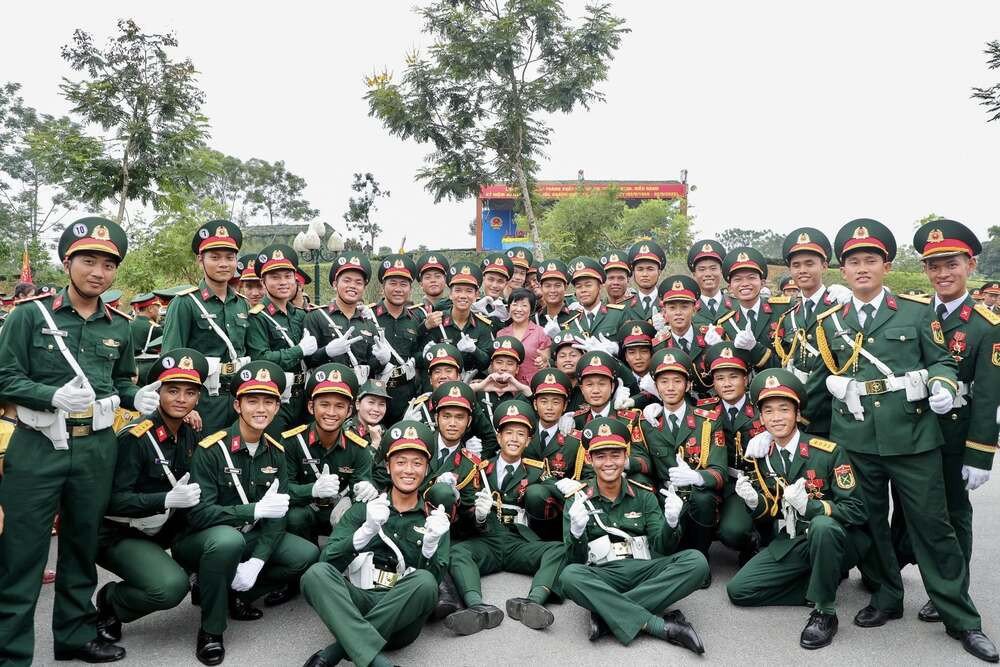 MC Thảo Vân xúc động khi gặp các chiến sĩ từ Sóc Trăng, Kiên Giang... - 3