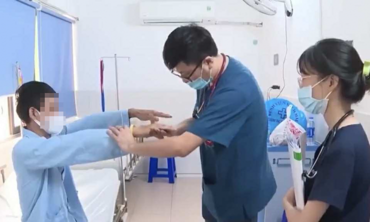 Anh Q. đang điều trị tại bệnh viện. Ảnh: BSCC.