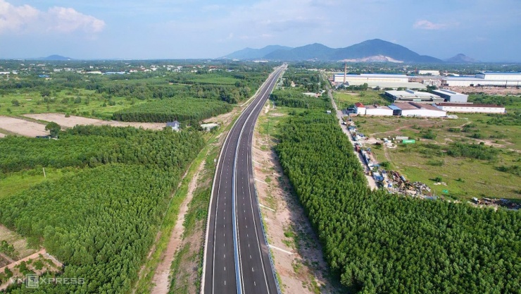 8 tuyến đường kết nối TP HCM với sân bay Long Thành - 9