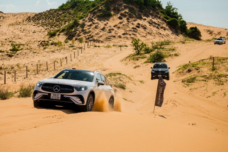 Dòng Mercedes-Benz GLC được hưởng ưu đãi từ 150-200 triệu đồng (xe VIN 2025) và lên tới 300 triệu đồng (xe VIN 2024). Ảnh: MBV