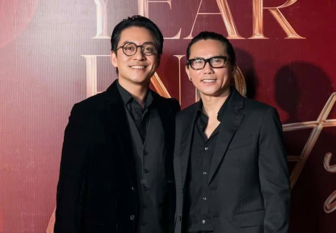 Hai nghệ sĩ tại buổi tiệc cuối năm của công ty Tú Dưa hồi tháng 1. Ảnh: Nhân vật cung cấp