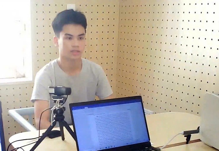 Cơ quan CSĐT làm việc với Nguyễn Minh Hiếu.