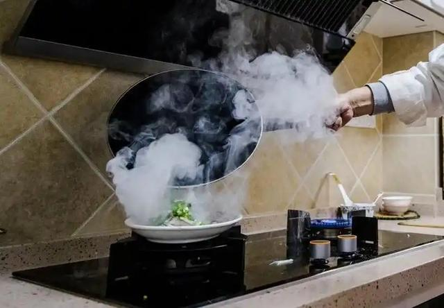 'Sát thủ gây ung thư' ẩn mình ngay trong bếp, nhiều người tiếp xúc hàng ngày mà không hay biết - 1