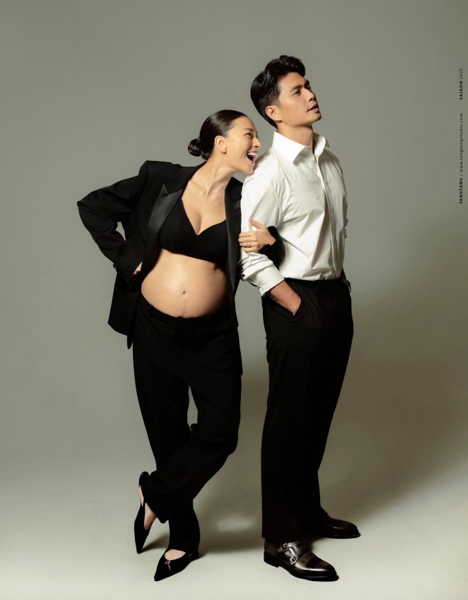 Cô nói về bạn đời: "Anh Huy là người tuyệt vời, đáp ứng mọi nhu cầu từ tinh thần đến thể chất của tôi, luôn có mặt bên tôi trên hành trình tìm con. Tôi cảm thấy may mắn khi có sự đồng hành của chồng".