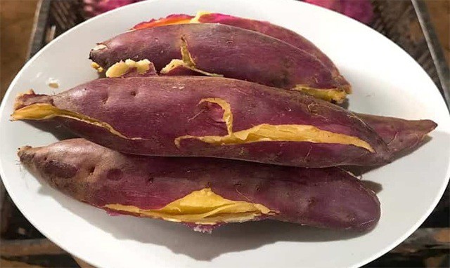 Người bệnh suy thận chỉ nên khoai luộc hoặc hấp trong nhiều nước. Ảnh minh họa
