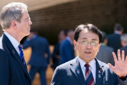 Nhật Bản nói Mỹ sẽ sửa “lỗi đáng tiếc” trong lệnh áp thuế của ông Trump