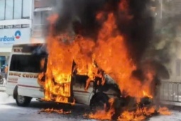 Tin tức trong ngày - Cảnh sát lên tiếng trước thông tin ô tô cháy trước cổng đơn vị cứu hỏa nhưng không được dập