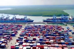 Bắt giữ nhiều lô hàng giả mạo xuất xứ Việt Nam đi Mỹ