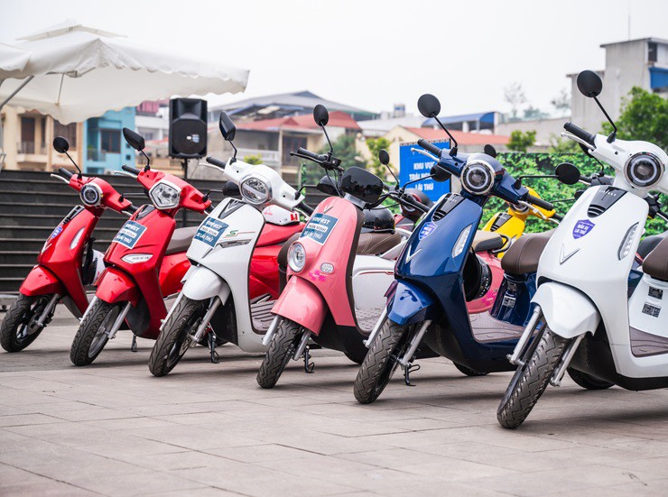 VinFast đã bàn giao 114.484 xe máy điện, xe đạp điện các loại trong nửa đầu năm 2025