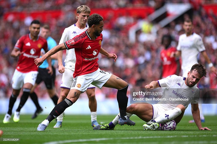 MU so tài Fiorentina: "Bom tấn" Mbeumo - Matheus Cunha thi đấu ra sao? - 14