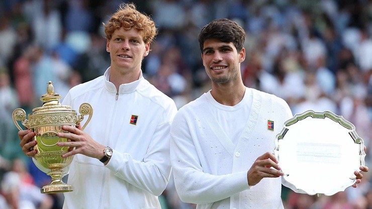 Sinner đánh bại Alcaraz ở chung kết Wimbledon cách đây chưa đầy 1 tháng